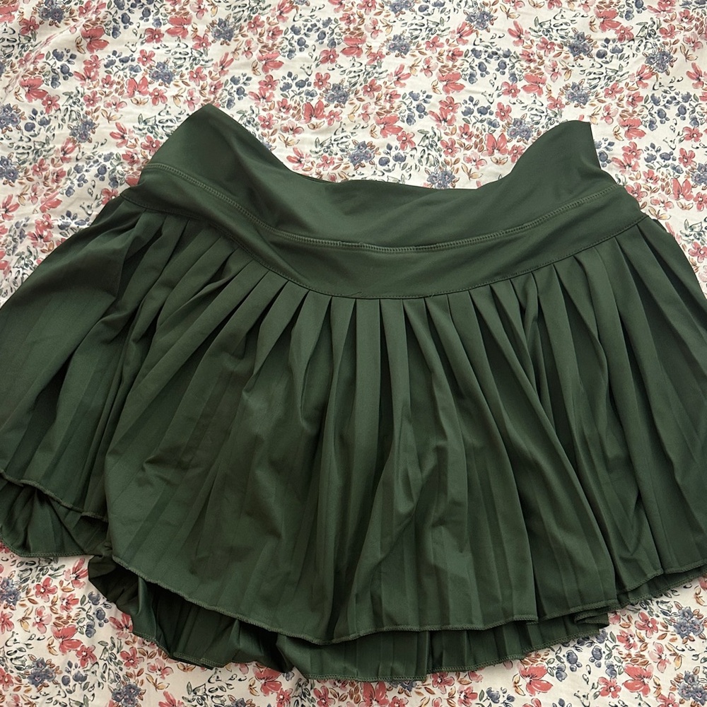 Elegant Green Pleated Skirt